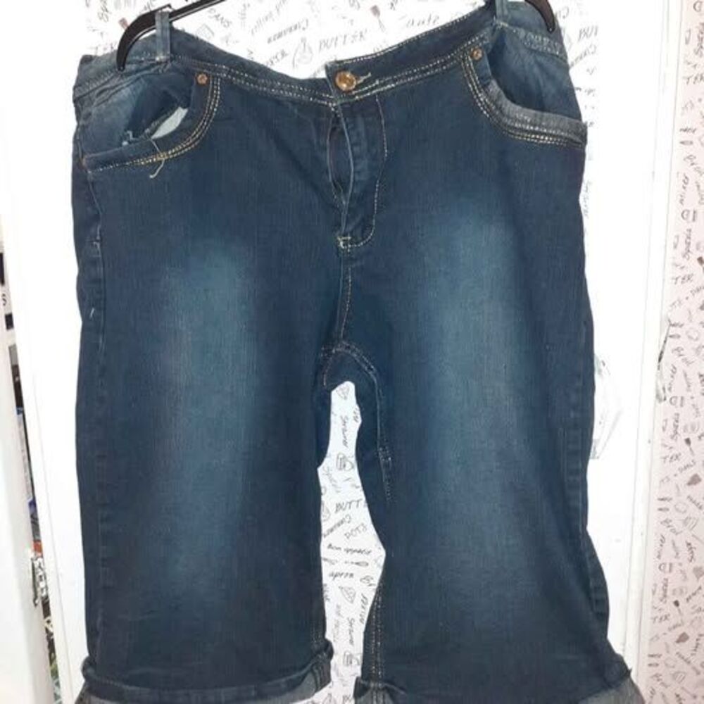Denim Washed Cuffed Knee Length Shorts Size 22